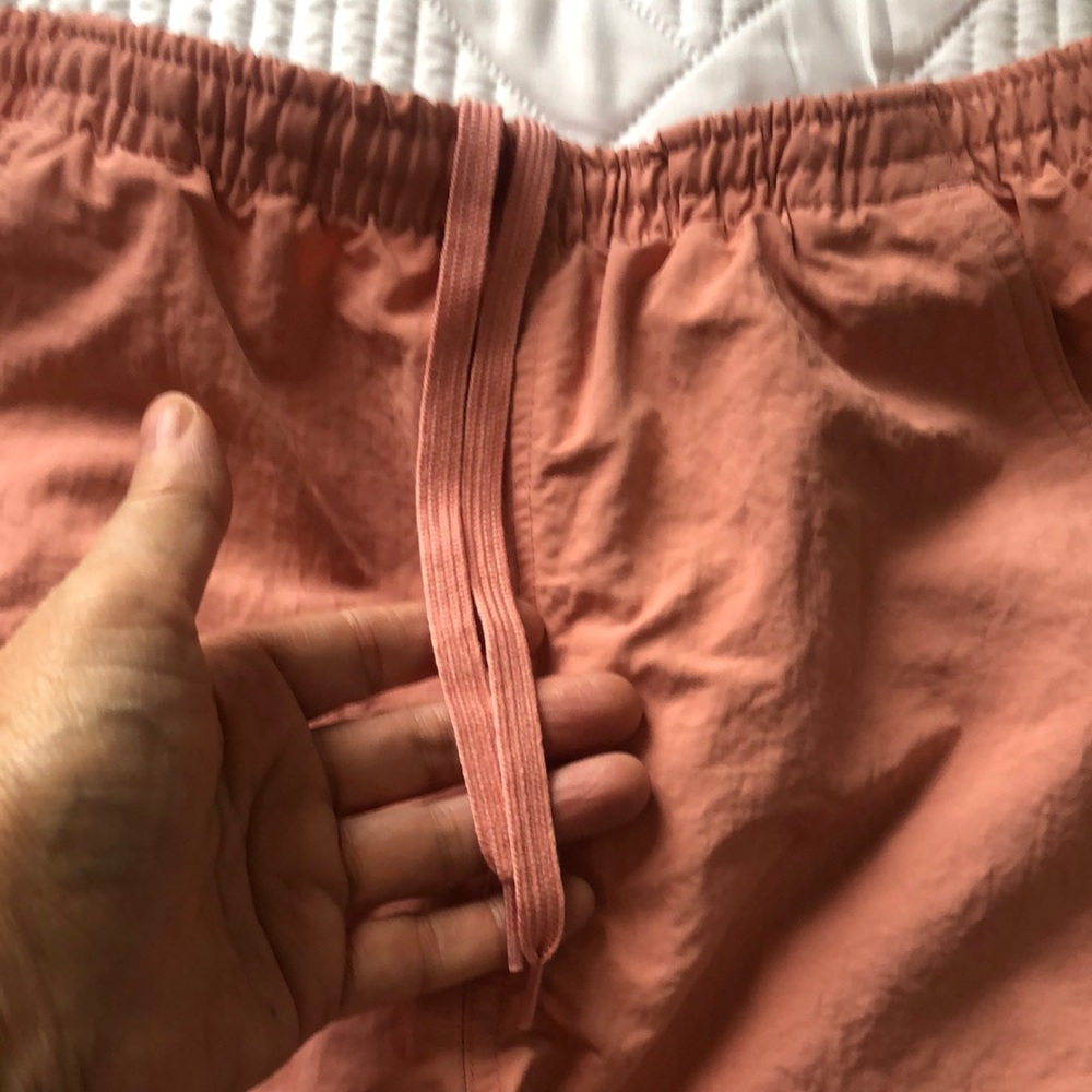 Patagonia Women's Peach Shorts Size M Spring summer, hiking jogging workout - Picture 7 of 11